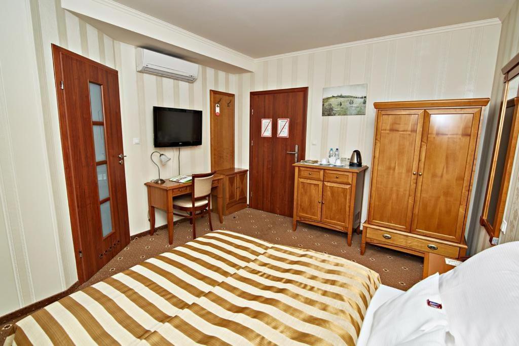 Hotel Soccer Sport Radomsko Exterior photo